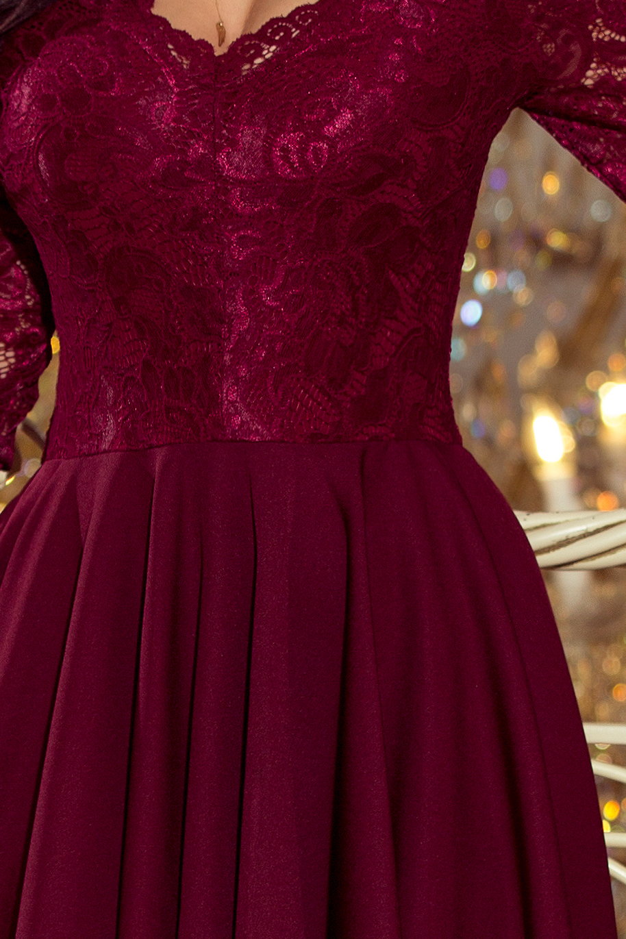 210-1 NICOLLE - Exkluzivní šaty s krajkou - burgundské barvy
