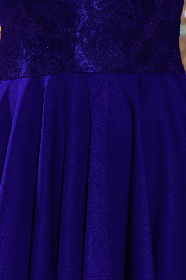 210-4 NICOLLE - Exkluzivní šaty s krajkou - modré
