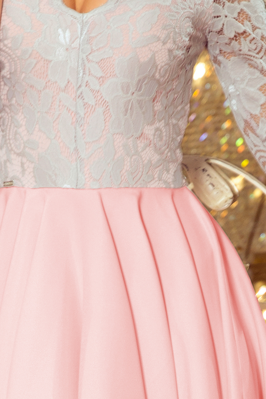 210-5 NICOLLE - Exkluzivní šaty s krajkou - pastelová růžová + šedá