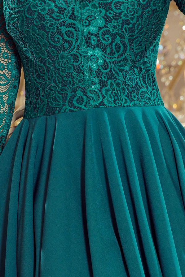 210-8 NICOLLE - Exkluzivní šaty s krajkou - zelená