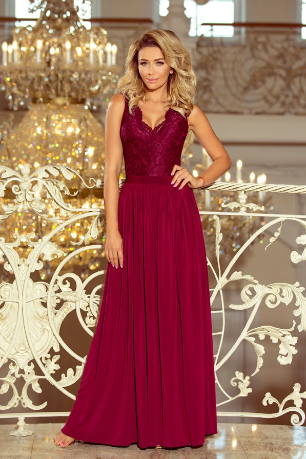 211-2 LEA dlouhé šaty s krajkovým výstřihem - burgundské barvy