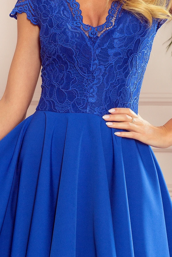 300-3 PATRICIA - Exkluzivní šaty s krajkou - modré