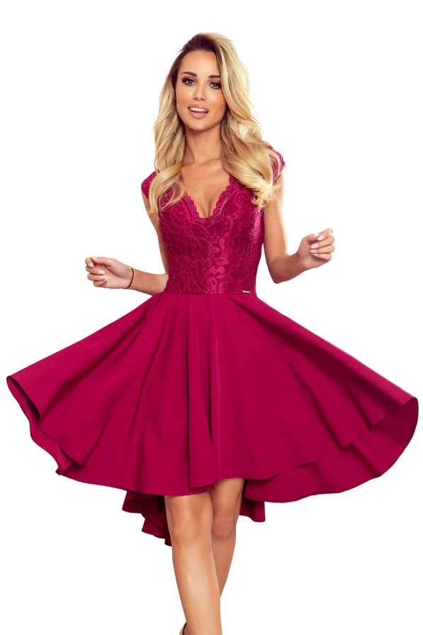 300-4 PATRICIA - Exkluzivní šaty s krajkou - vínová barva