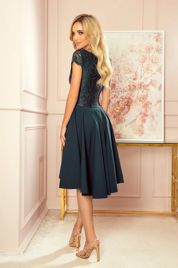 300-5 PATRICIA - Exkluzivní šaty s krajkou - zelená barva