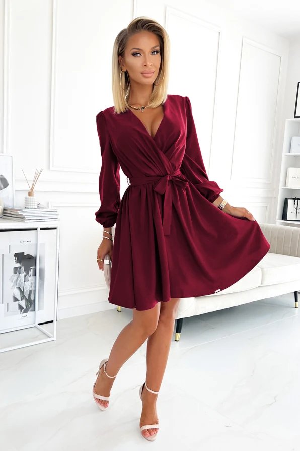 339-3 BINDY Ženské šaty s výstřihem - Vínová barva