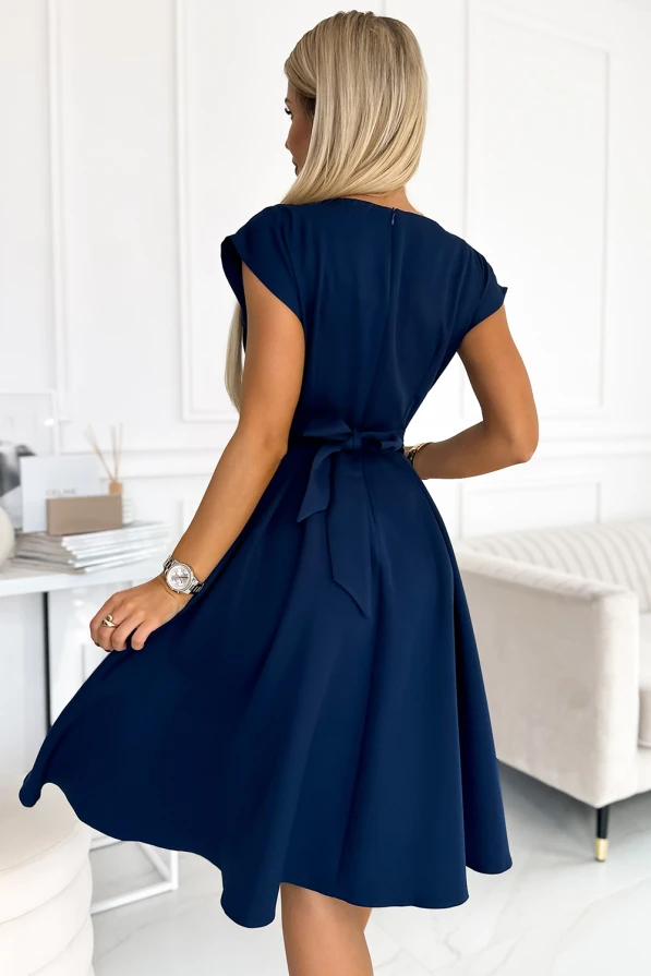348-6 SCARLETT - rozšířené šaty s výstřihem - tmavě modré