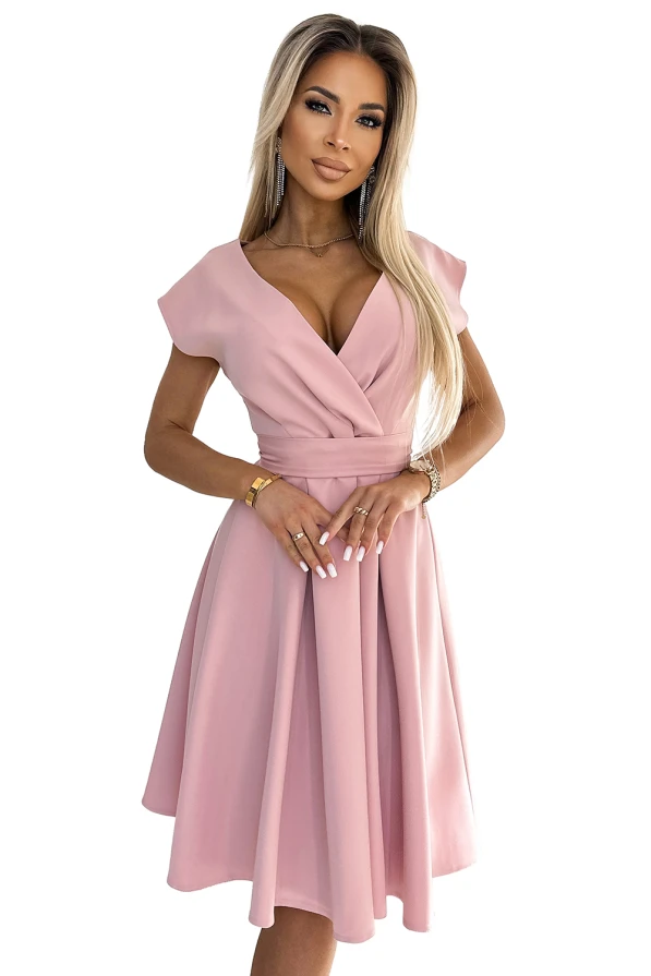 SCARLETT rozšířené šaty s výstřihem - práškově růžové