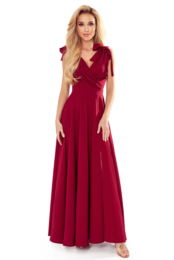 405-1 ELENA Dlouhé šaty s výstřihem a zavazováním na ramenou - Vínová barva
